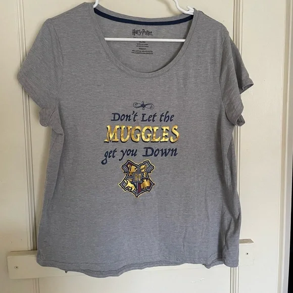 Harry Potter ⚡️ “Don’t Let the Muggles Get You Down” - tee - NWOT - XL - Picture 4 of 7